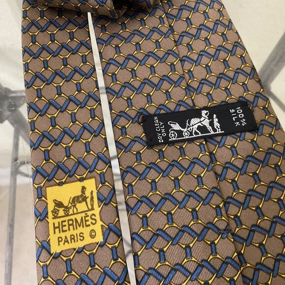 HERMESSILK TIE WOVEN 7090 OA FRANCE Modern Contemporary Chain Link design flaw